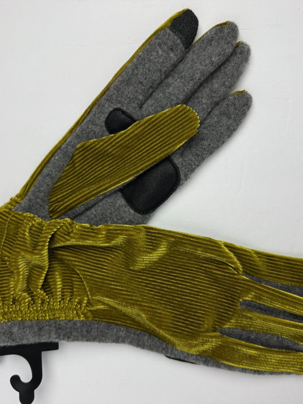 ECHO Touch Wool Cashmere Gloves Gold Olive Gray Size M NWT